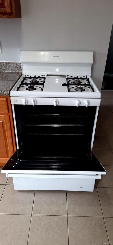 Primary Photo - 3-29 Beach 29th St