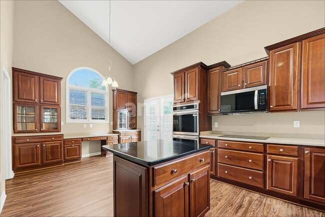 Building Photo - 2300 Barton Oaks Dr
