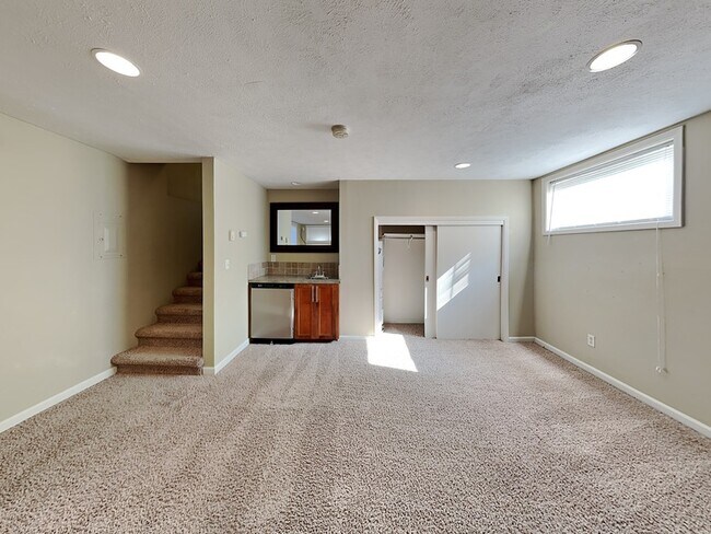 Foto del edificio - 3704 S Manito Blvd