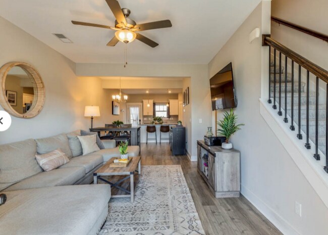 Building Photo - 1527 White Tip Ln