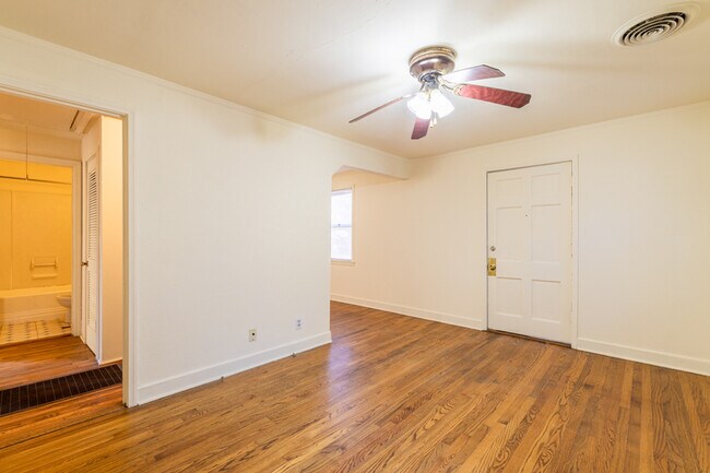 Building Photo - 3573 Marion Ave