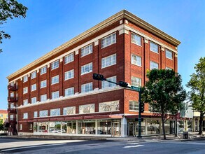 Building Photo - 800 Austin Ave