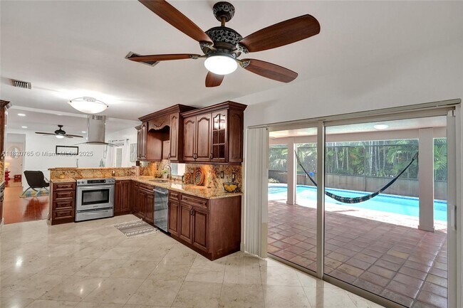 Foto del edificio - 7360 SW 120th St