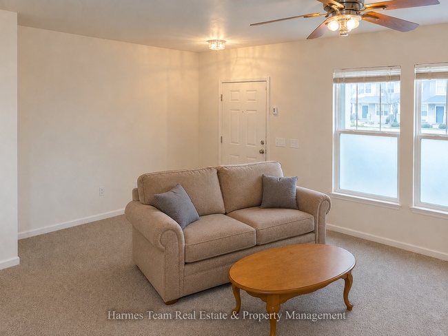 Building Photo - 3 Bed | 2.5 Bath Townhome In School District #2
