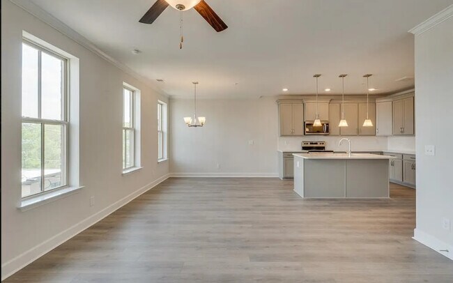 Building Photo - 1011 Vida Way