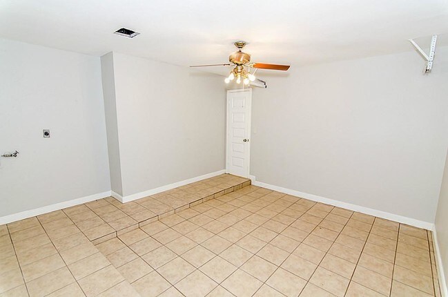 Foto del edificio - 10122 Valley Breeze Dr