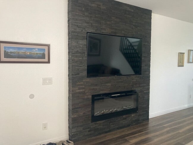 Building Photo - Fully Remodeled Home with Solar, Balcony & Designer Upgrades!