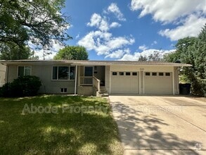 Building Photo - 1049 Briarwood Rd