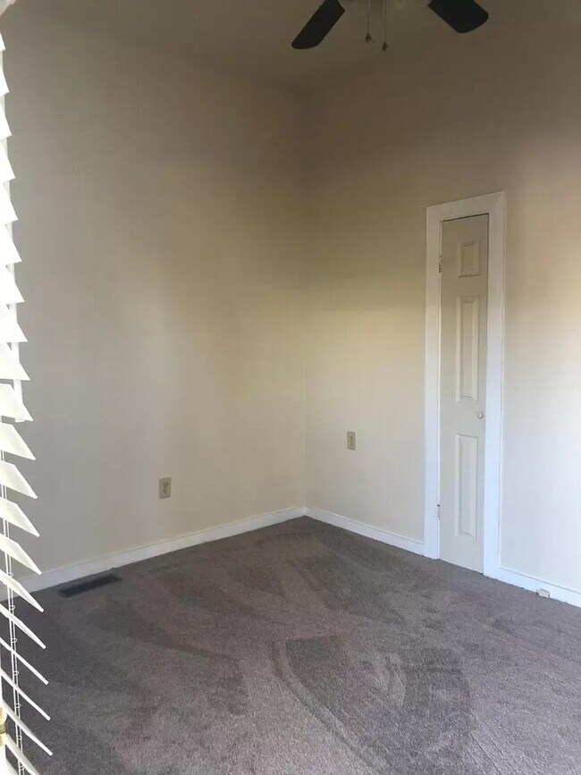 Building Photo - 1504 West Cary Street