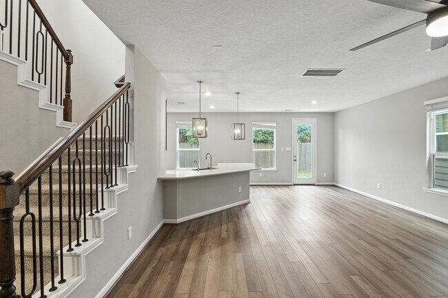 Foto del edificio - 8618 Cedar Plains Ln