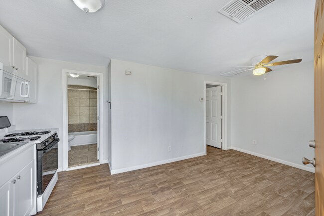 Photo - 2238 E Taylor St Apartment