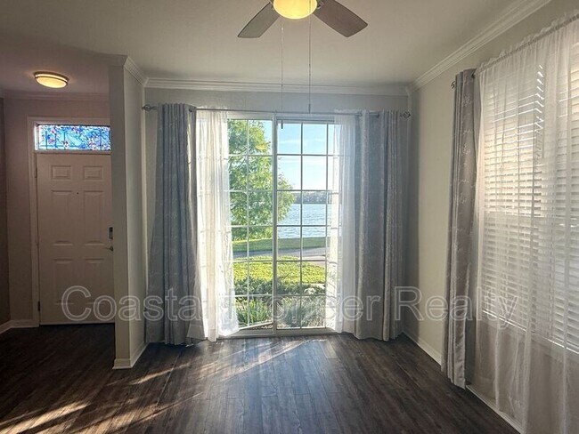 Foto del edificio - 9068 Lake Chase Island Way