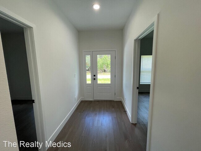 Building Photo - 4 br, 2 bath House - 2734 Wright Ave SE