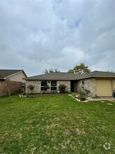 Building Photo - 16514 Pebbleglen Dr