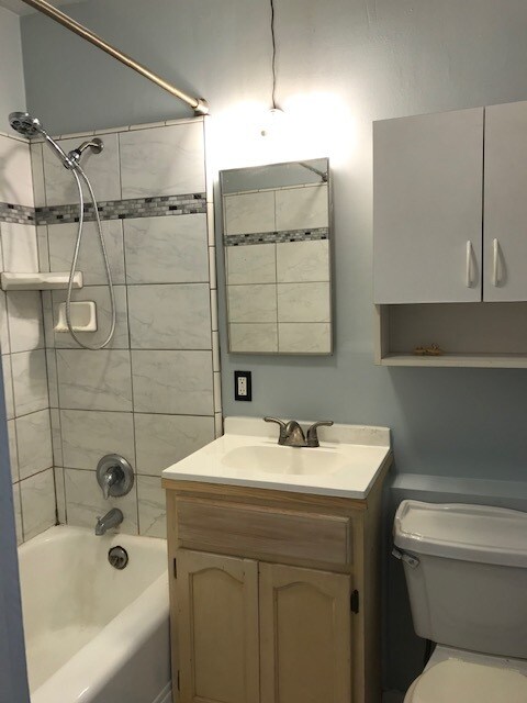 Foto del edificio - 330 N Beachwood Dr