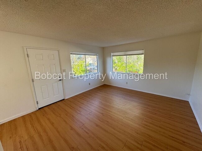 Building Photo - 1501 N Edmonds Dr