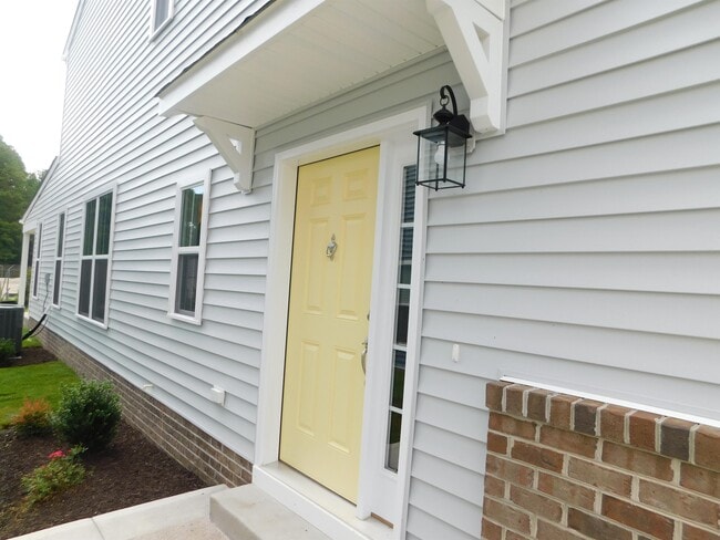 Building Photo - 6981 Leire Ln