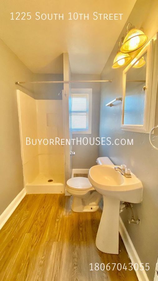 Building Photo - $499 Move-In Special (+ admin fee) + $0 De...