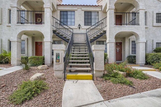 Building Photo - Central Spring Valley Condo Close to Shopping and Parks