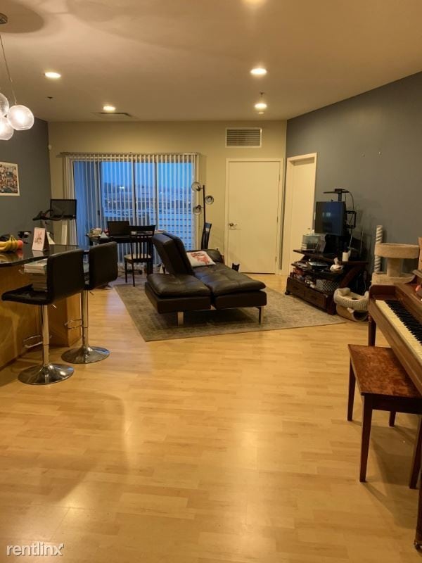 Building Photo - 1 br, 1 bath Condo - 500 Severance Place Lane