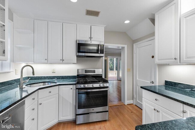 Foto del edificio - 2104 N Jefferson St