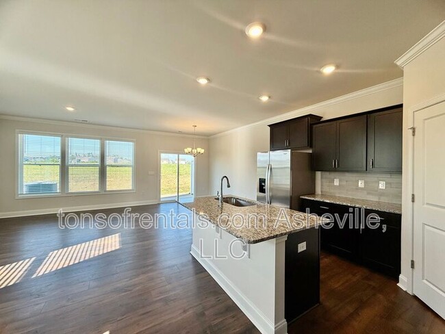 Building Photo - 216 Vly Breeze Rd