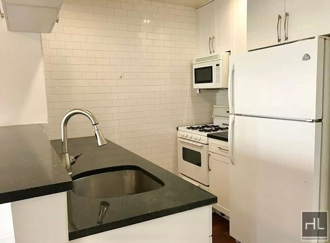 Foto del edificio - 31 AVENUE