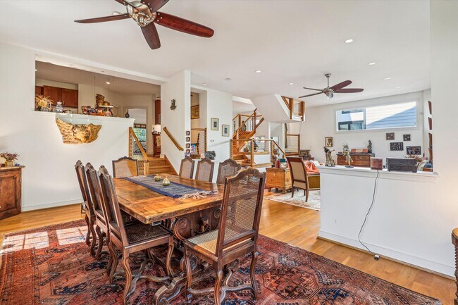 Foto del edificio - Stunning 5BR, 4.5BA Close in DC Home avail...