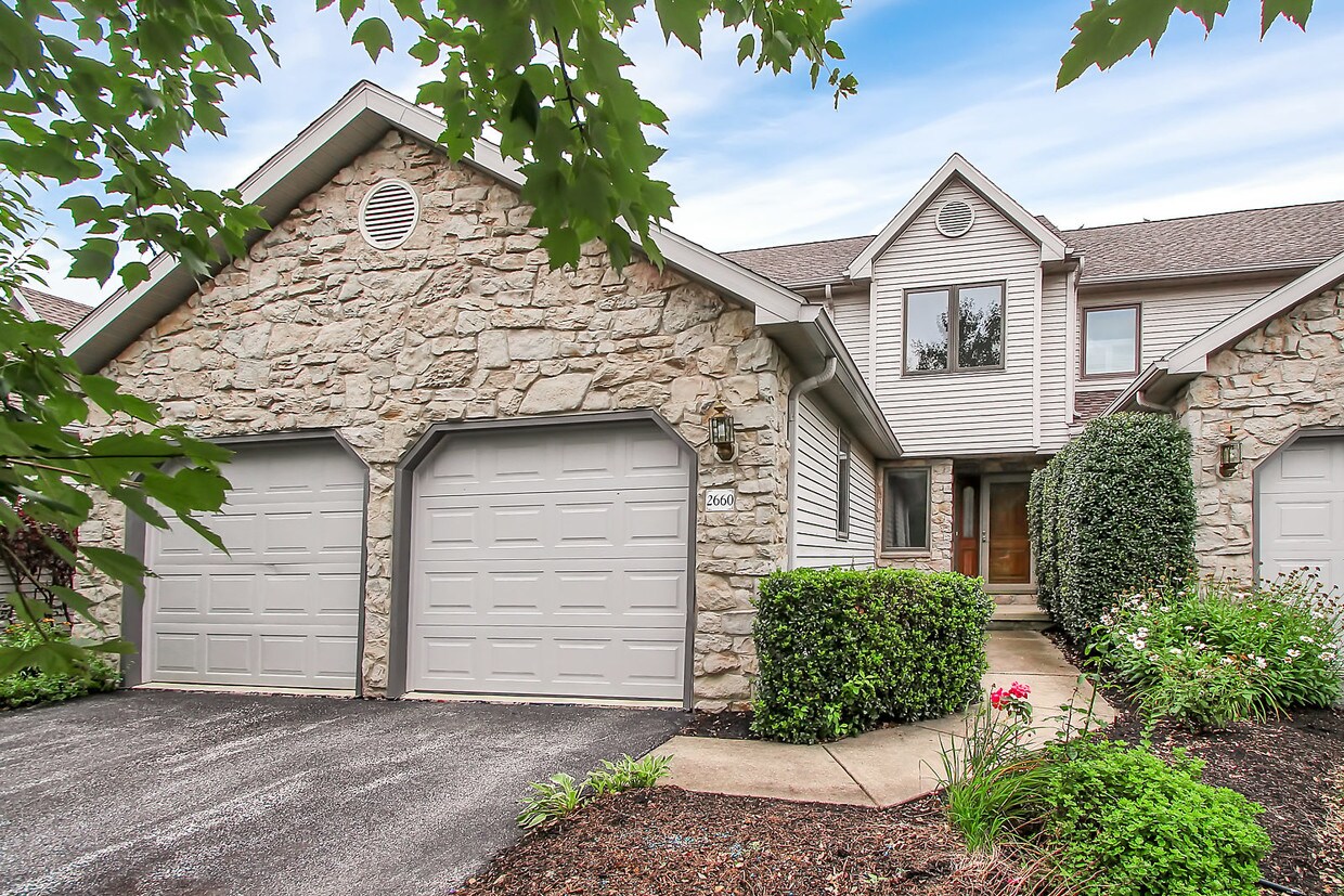 Foto principal - 2660 Fairway Dr