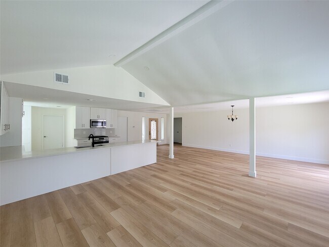Foto del edificio - 8103 Wind Forest Dr
