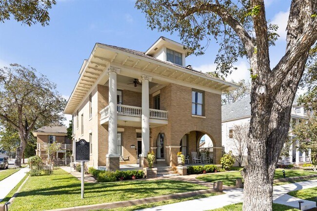 Foto del edificio - 201 Ramona St