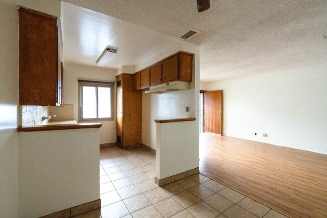 Foto del edificio - 234 E Tamarack Ave