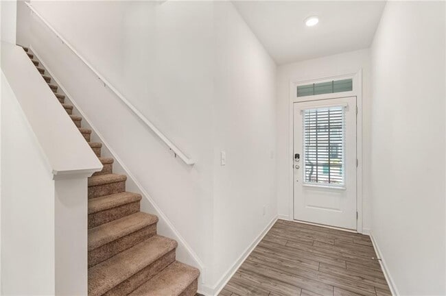 Building Photo - 649 Isom Walk