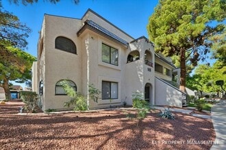 Building Photo - 1418 Santa Margarita St