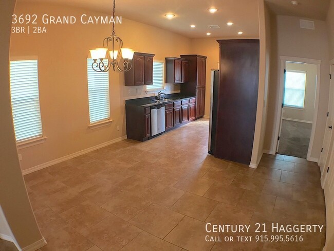 Building Photo - 3692 Grand Cayman Ln