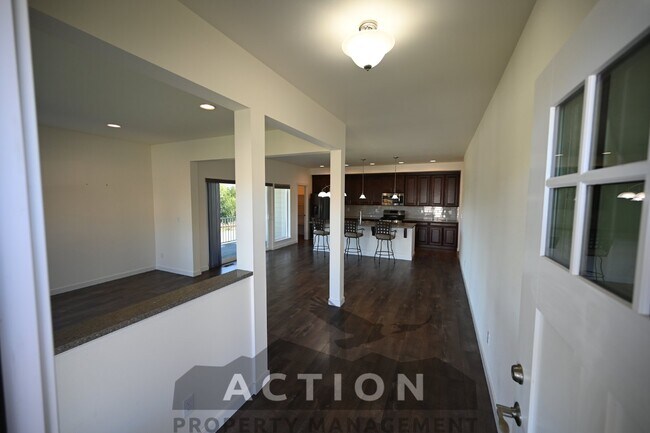 Building Photo - 3 bed 2 bath home in Solana, Sequim