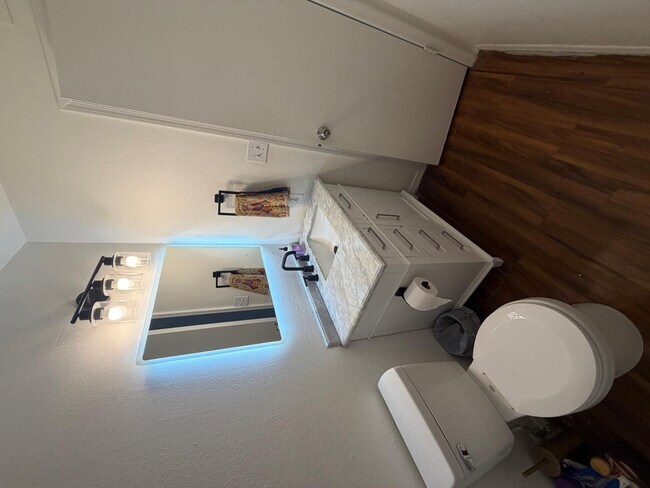 Foto del edificio - 1600 E Laguna Dr