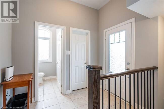 Building Photo - 3883 Tufgar Cres