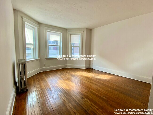 Foto del edificio - 144 Warren St