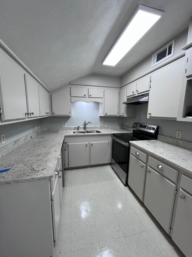 New granite countertops - 36 Dogwood Ln