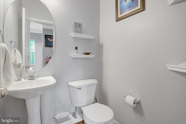 Foto del edificio - 3825 Watkins Mill Dr