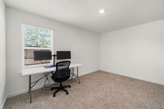 Foto del edificio - 3435 Langley Bnd Ln