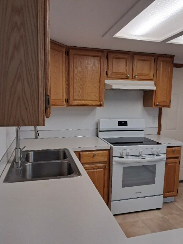 Foto del edificio - 114 NE Juniper Ave