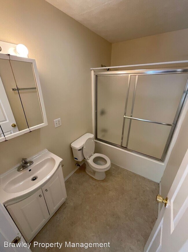 Foto del edificio - 5 br, 3 bath House - 318 E. 10th St