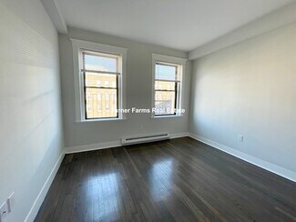 Building Photo - 65 Park Dr