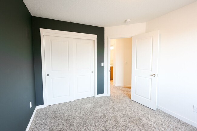 Foto del edificio - Charming 3 Bdrm 2.5 Bath in Ridgefield