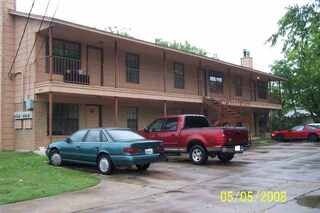 Building Photo - 305 Veterans Ave