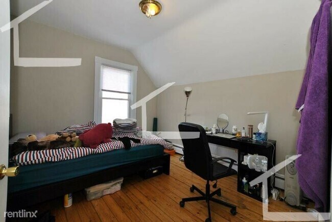 Foto del edificio - 6 br, 3 bath House - 50 Pratt St 44