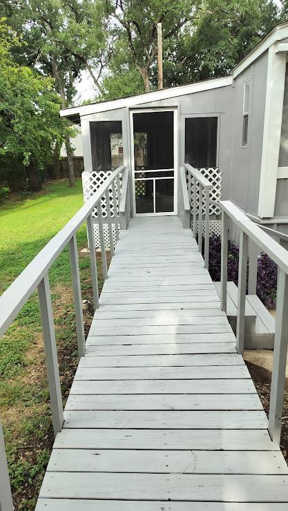 Foto del edificio - 305 Woods Ln