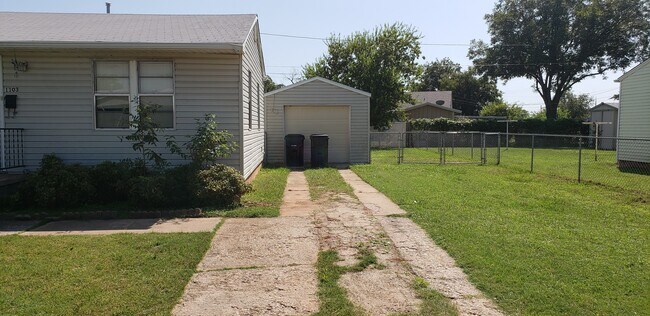 Foto del edificio - 1103 Roosevelt St